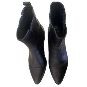 Vagabond Sleek Black Ankle Booties